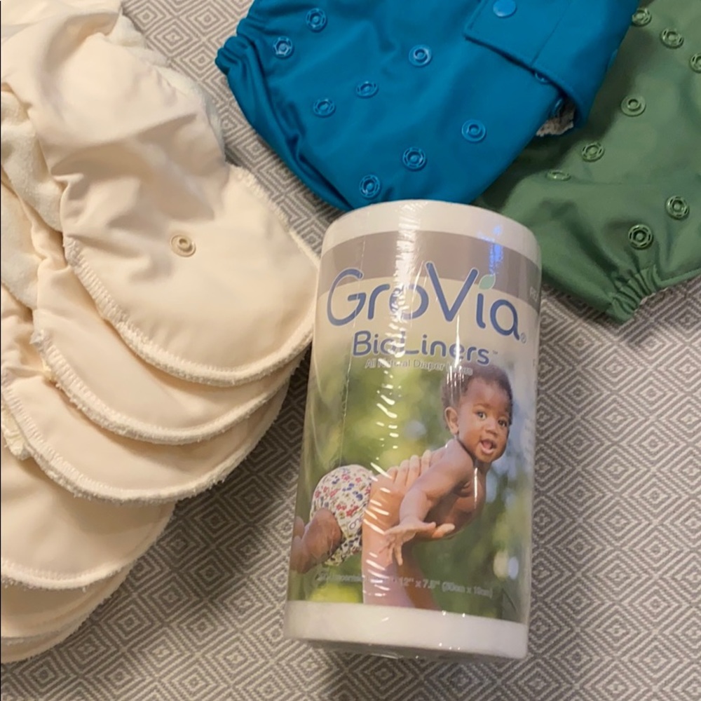 2 nwot Grovia cloth diapers with 6 inserts